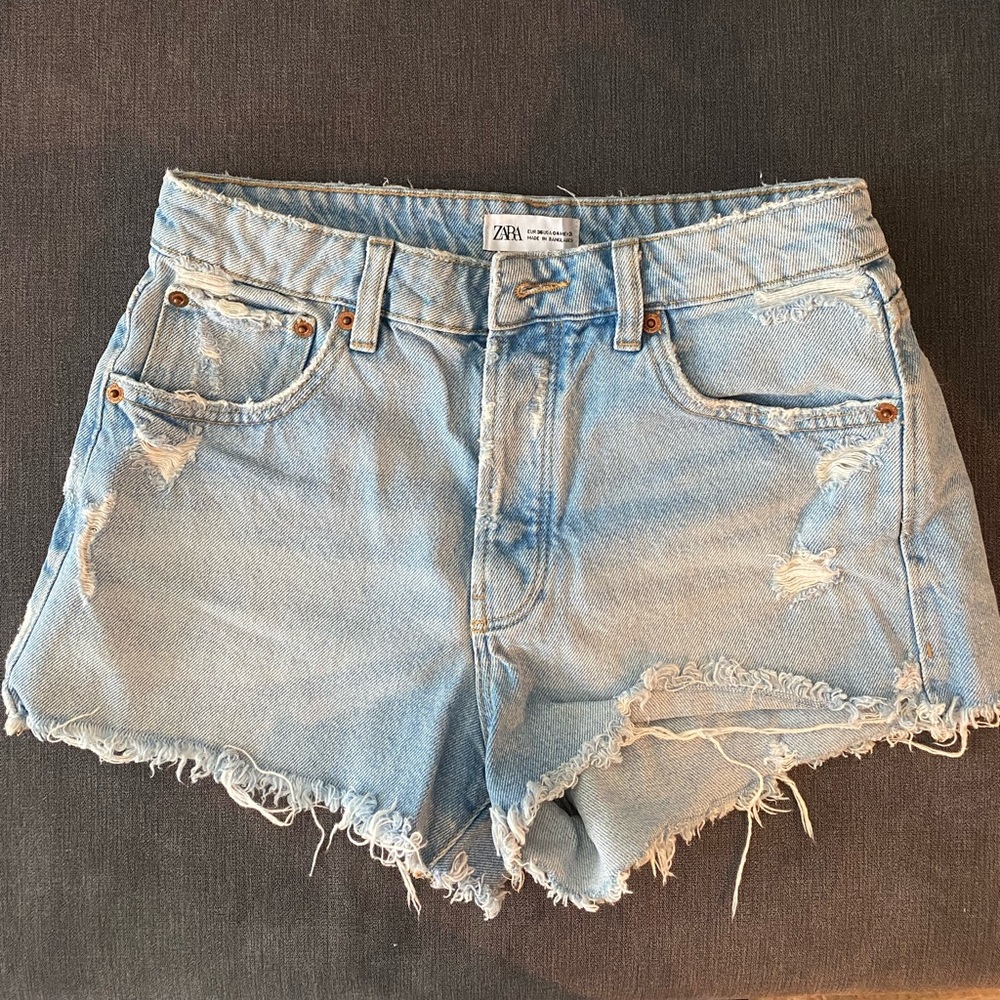 Mid rise Jean shorts